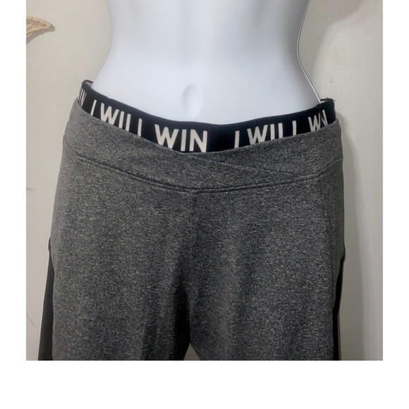 Workout Leggings Size Medium - Picture 4 of 6